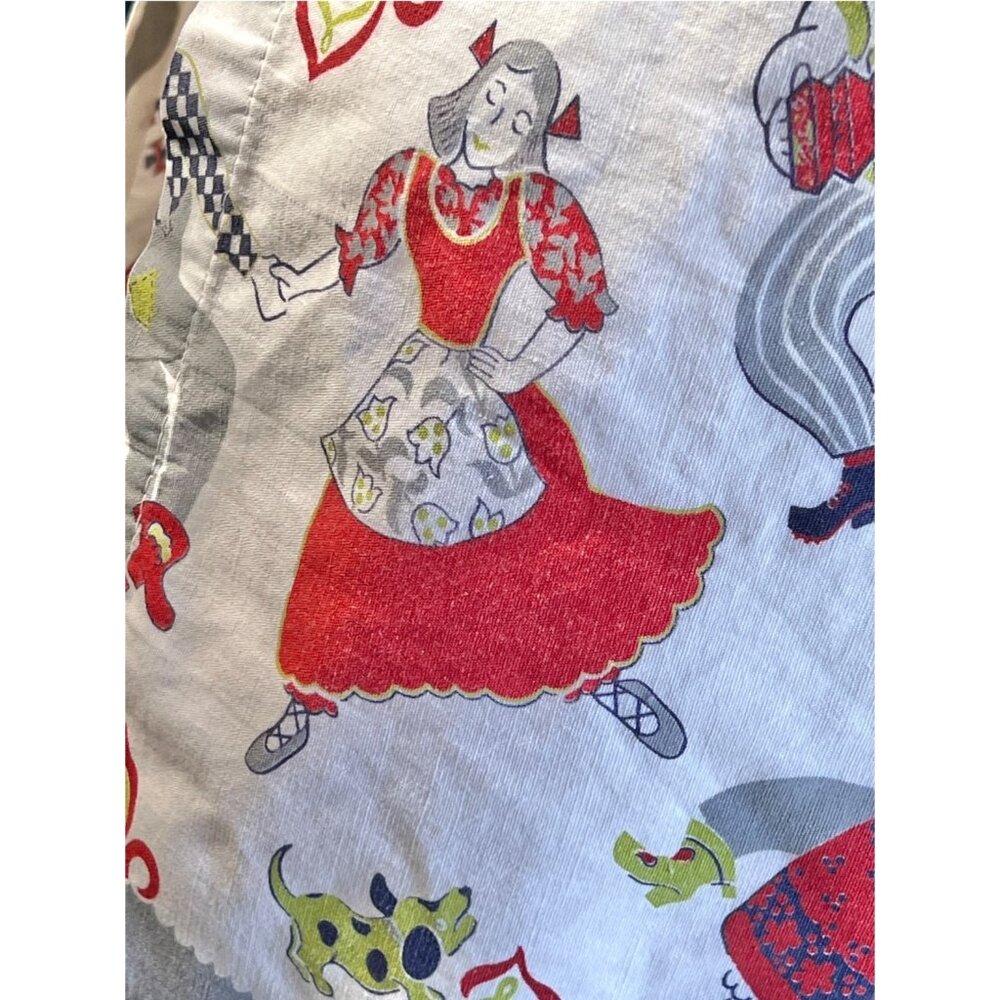 950s Cotton Apron With Folk Art Italian Style Dance Music Print  Red Trim VTG - Picture 16 of 16